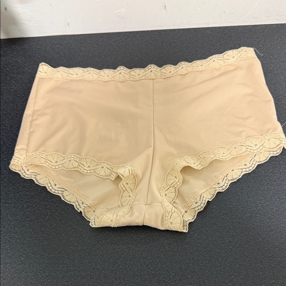 Lace Trim Women's Intimate Shorts - Cream